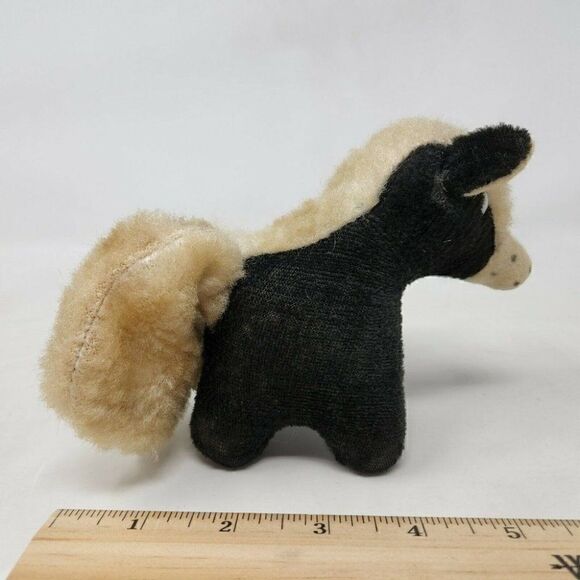 VINTAGE JAPAN PLUSH PRIZE BLACK WHITE SKUNK ANIMAL TOY DOLL PLASTIC EYES - Picture 2 of 6